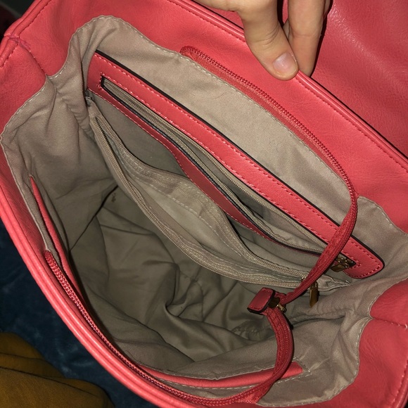 Coral backpack - Picture 2 of 4